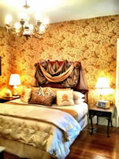 Vienna Inn Konigzimmer Guest Suite is equipped with a King bed 